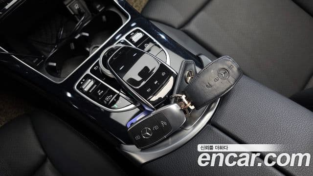 Mercedes-Benz C-Class 2020 — Şəkil 18/20