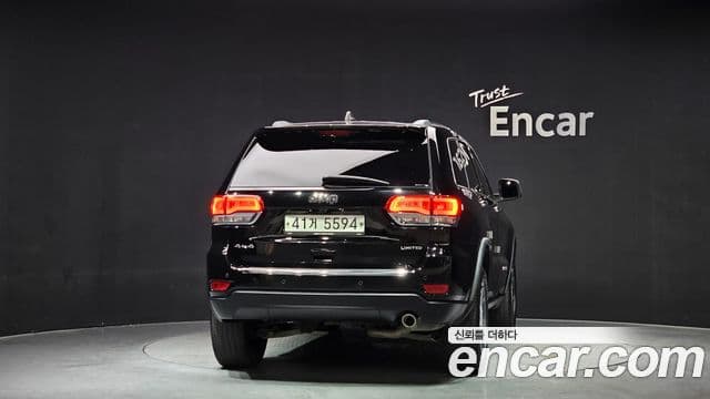 Jeep Grand Cherokee 2019 — ფოტო 4/20