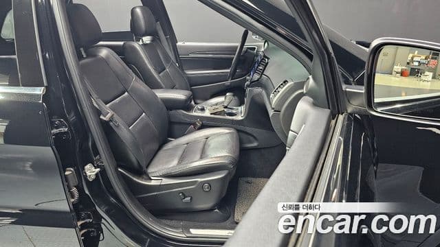 Jeep Grand Cherokee 2019 — ფოტო 10/20