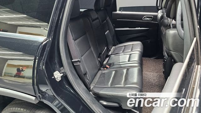 Jeep Grand Cherokee 2019 — ფოტო 11/20