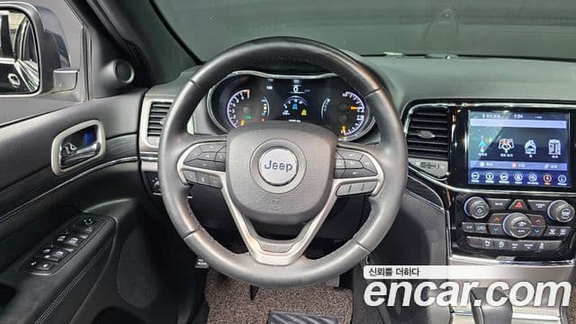 Jeep Grand Cherokee 2019 — ფოტო 13/20