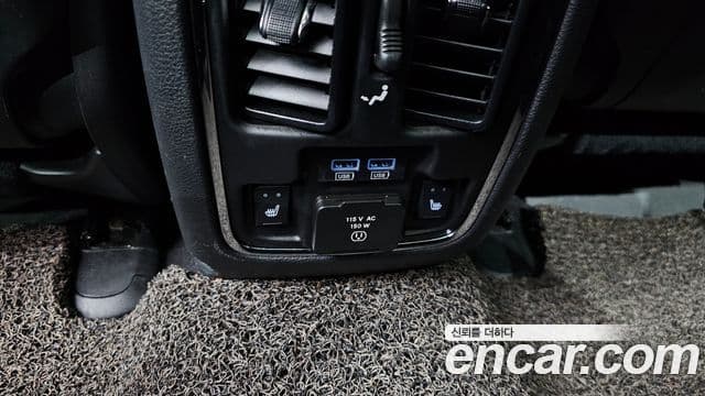 Jeep Grand Cherokee 2019 — ფოტო 19/20