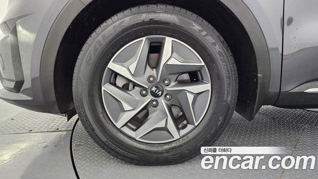 Kia Sorento 2021 — Фото 5/20