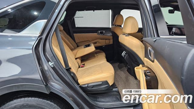 Kia Sorento 2021 — Фото 11/20