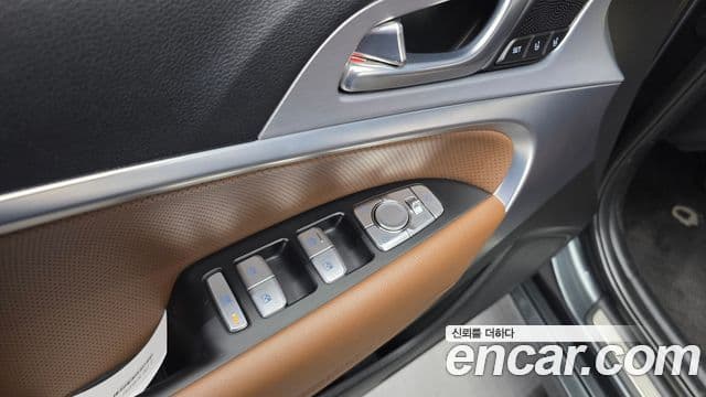 Genesis G70 2020 — ფოტო 13/20