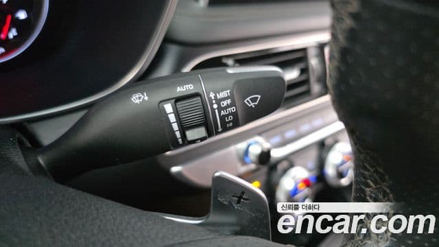 Genesis G70 2020 — ფოტო 15/20