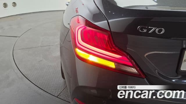 Genesis G70 2020 — Photo 7/30