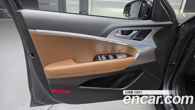 Genesis G70 2020 — Photo 2/30