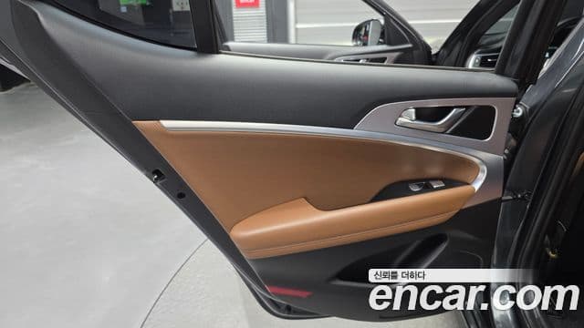 Genesis G70 2020 — Photo 15/30