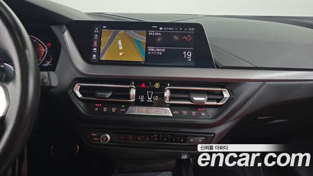 BMW 1 Series 2021 — Şəkil 18/20