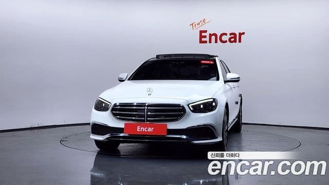 Mercedes-Benz E-Class 2021 — Фото 3/20