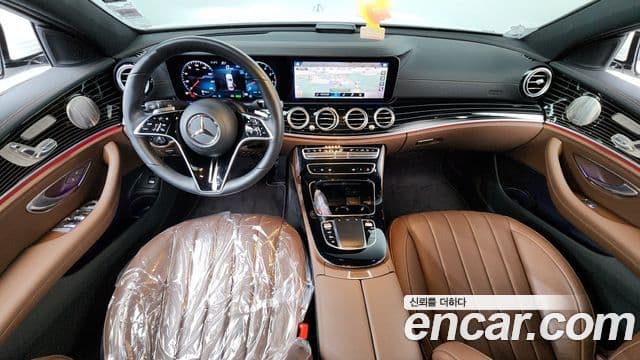 Mercedes-Benz E-Class 2021 — Фото 7/20