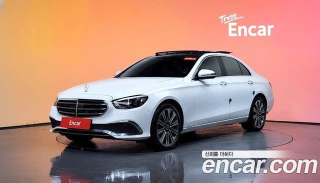 Mercedes-Benz E-Class 2021 — Фото 1/20