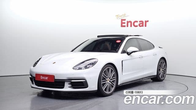 Porsche Panamera 2018 — Фото 1/20