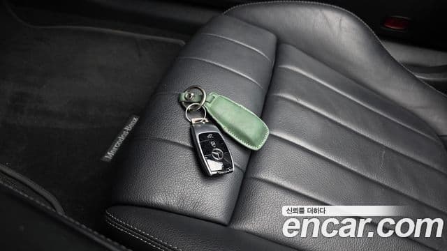 Mercedes-Benz E-Class 2018 — Şəkil 13/33