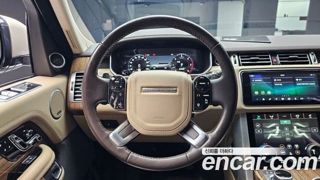 Land Rover Range Rover 2021 — ფოტო 14/20