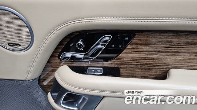 Land Rover Range Rover 2021 — фото 20 из 20