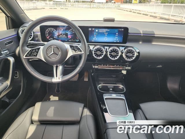 Mercedes-Benz A-Class 2023 — ფოტო 7/20