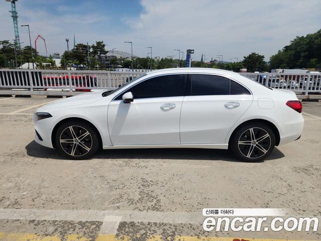 Mercedes-Benz A-Class 2023 — ფოტო 16/20