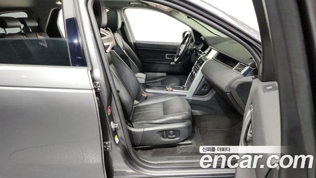 Land Rover Discovery Sport 2019 — Фото 11/20
