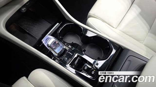 Volvo XC40 2022 — Şəkil 7/20