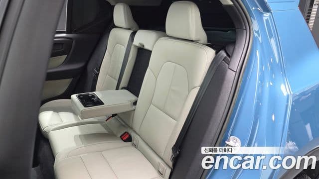 Volvo XC40 2022 — Şəkil 12/20