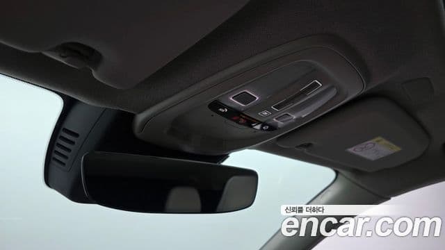 Volvo XC40 2022 — фото 20 из 20
