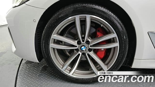 BMW 5 Series 2018 — Şəkil 5/20