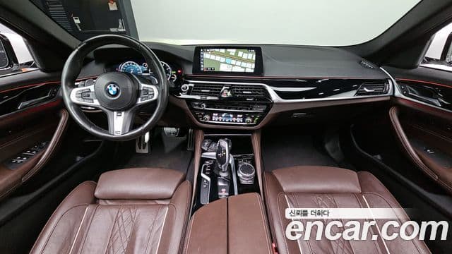 BMW 5 Series 2018 — Şəkil 7/20