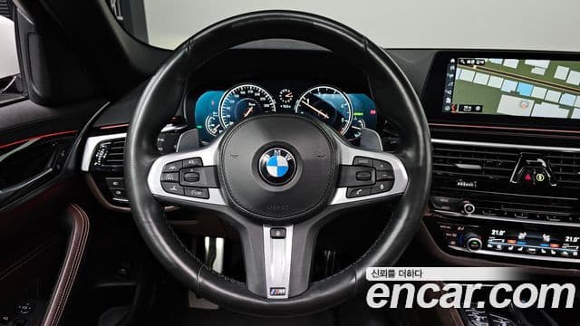 BMW 5 Series 2018 — Şəkil 15/20
