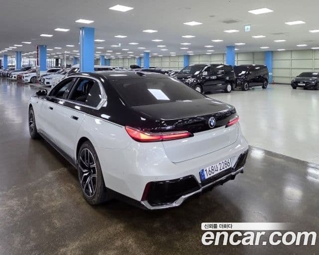 BMW 7 Series 2022 — ფოტო 5/16