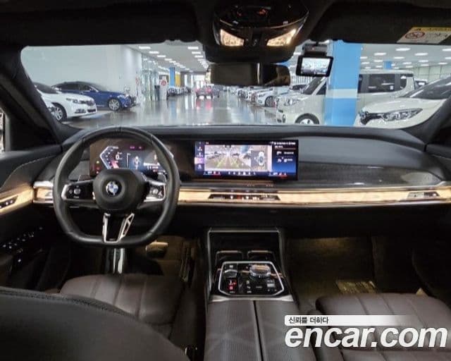 BMW 7 Series 2022 — ფოტო 6/16