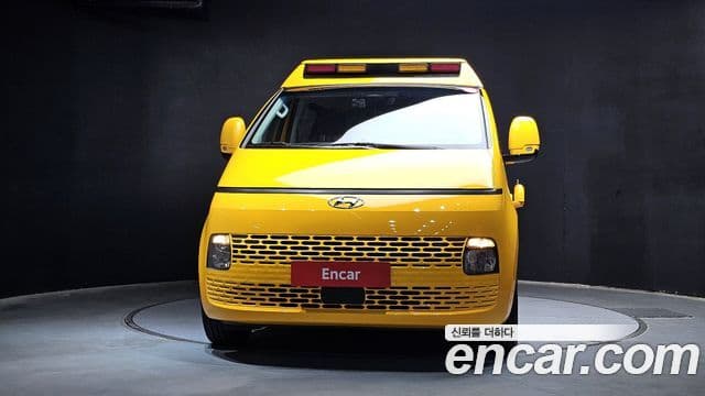 Hyundai Staria 2023 — ფოტო 3/20
