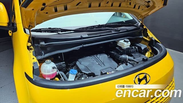 Hyundai Staria 2023 — ფოტო 6/20