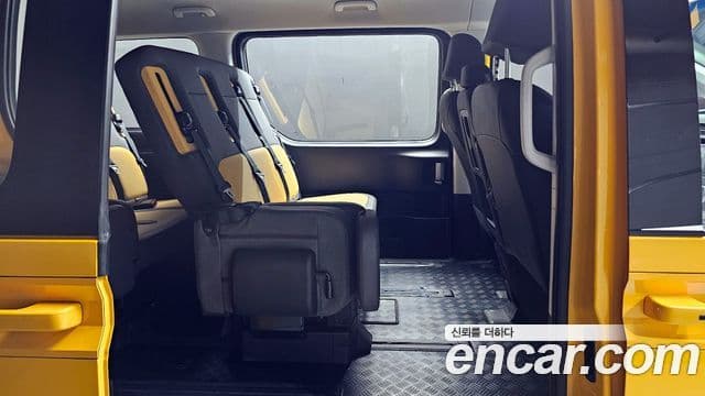 Hyundai Staria 2023 — ფოტო 12/20