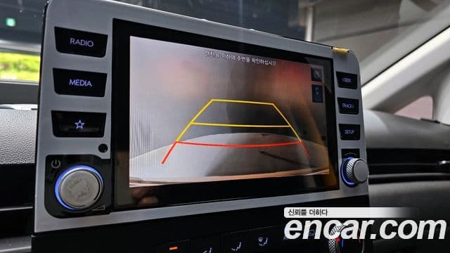 Hyundai Staria 2023 — ფოტო 16/20