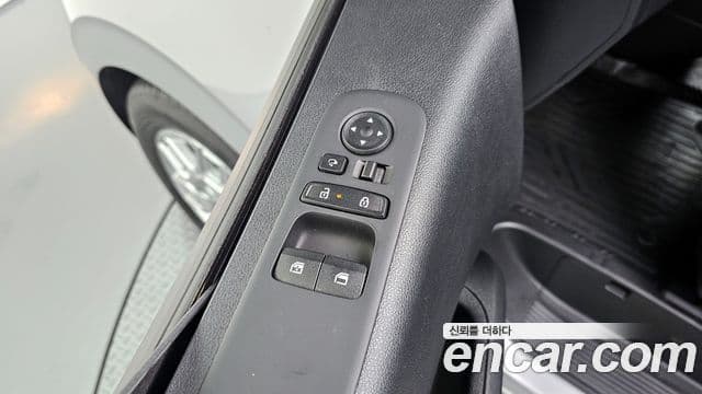 Hyundai Staria 2025 — фото 16 из 20