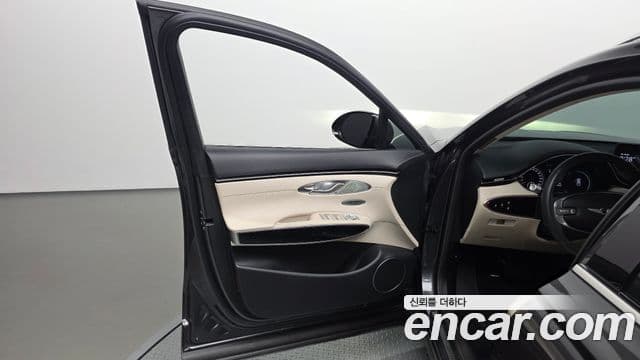 Genesis GV70 2021 — Şəkil 18/37