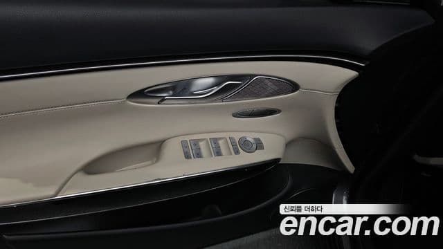Genesis GV70 2021 — Şəkil 31/37