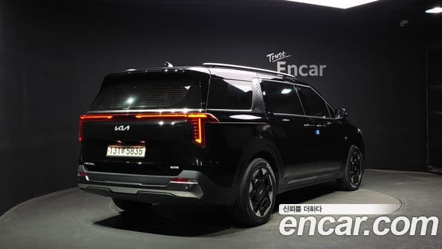 Kia Carnival 2024 — ფოტო 2/20