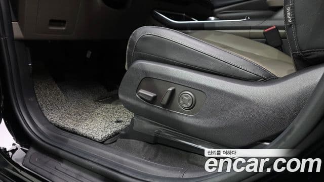 Kia Carnival 2024 — ფოტო 18/20