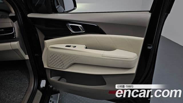 Kia Carnival 2024 — Photo 25/36