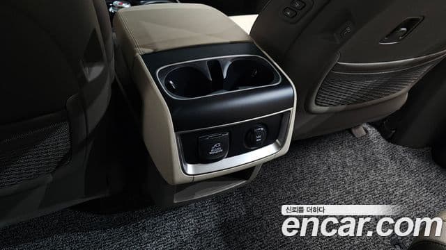 Kia Carnival 2024 — Photo 11/36