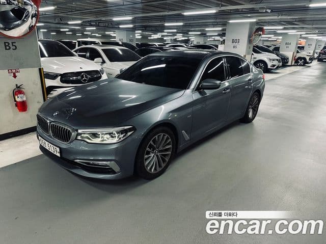 BMW 5 Series 2018 — ფოტო 10/20