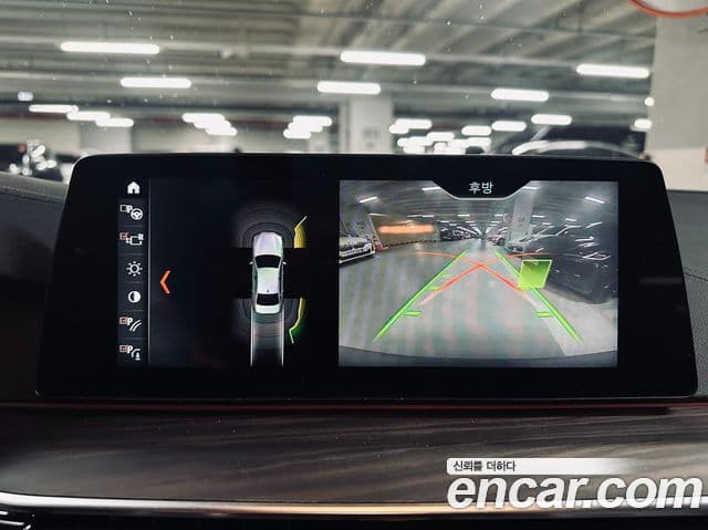 BMW 5 Series 2018 — ფოტო 15/20