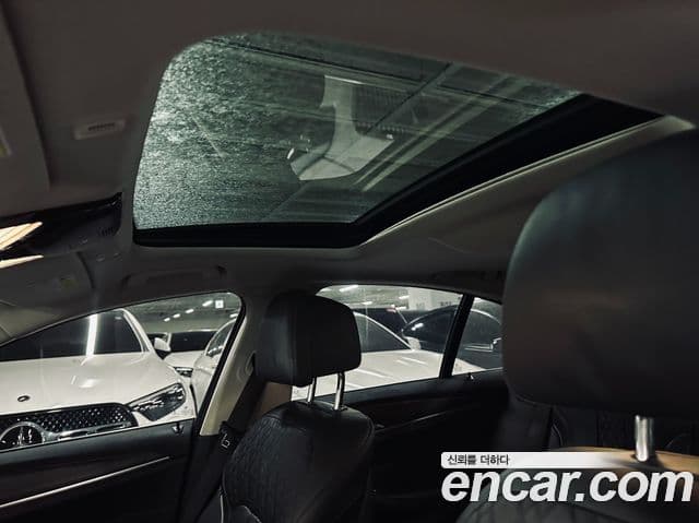 BMW 5 Series 2018 — ფოტო 19/20