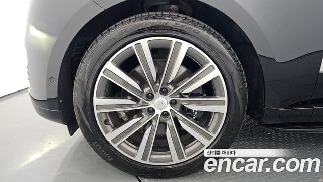 Land Rover Range Rover 2024 — ფოტო 4/20