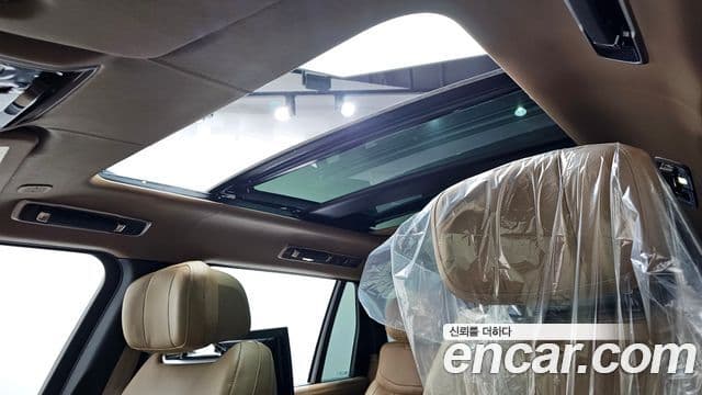 Land Rover Range Rover 2024 — ფოტო 19/20