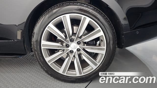 Land Rover Range Rover 2024 — Photo 10/37
