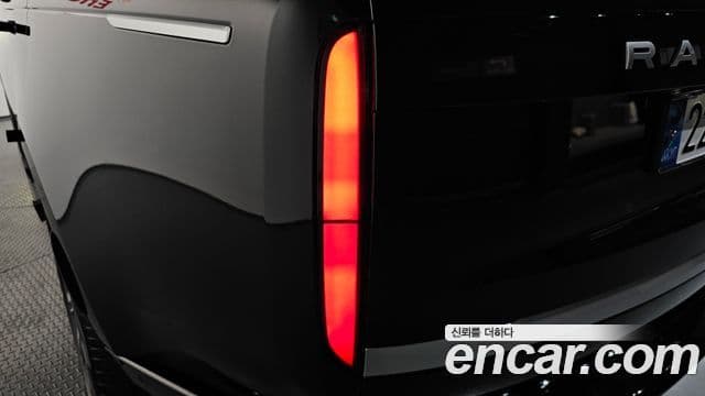 Land Rover Range Rover 2024 — Photo 35/37